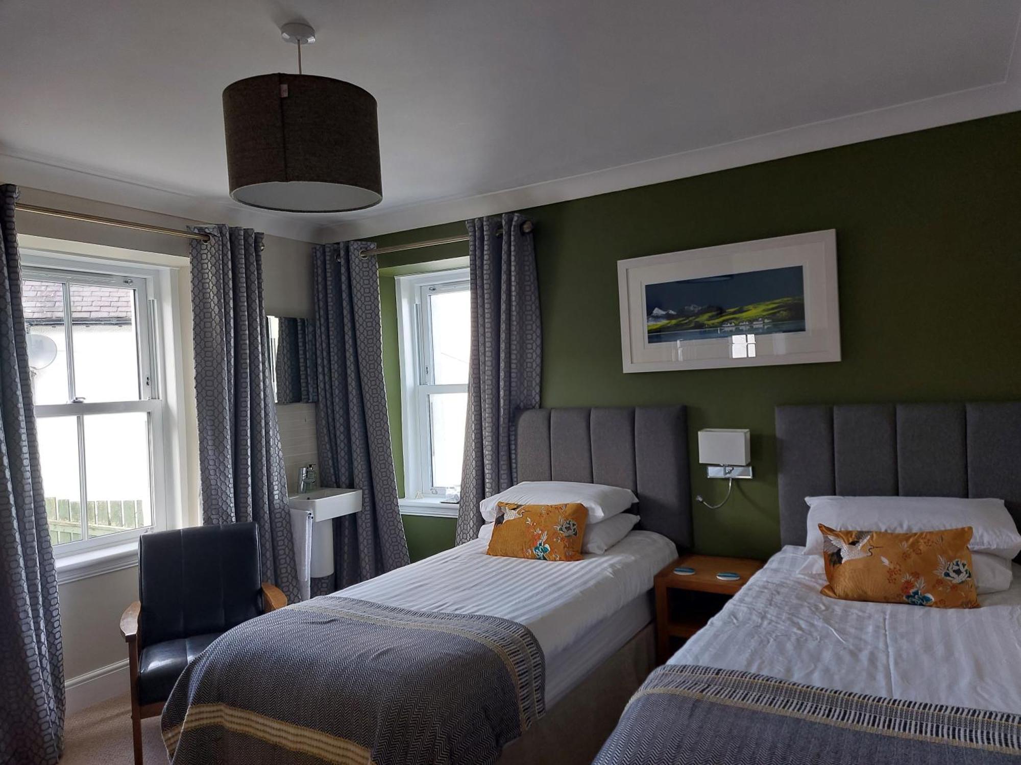 Seaview Guesthouse Малейг Екстериор снимка